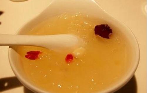 銀耳營養(yǎng)價值高 春季止咳潤肺可吃它