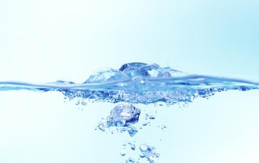 燒開的自來水里有水垢，還能不能喝？
