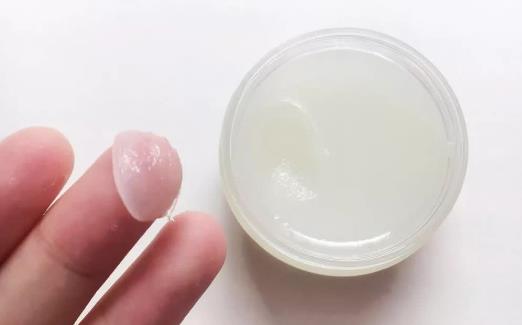 凡士林除了滋潤(rùn)肌膚之外 還有我們意想不到的妙用