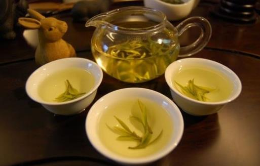 一杯濃茶百害無(wú)一利 喝濃茶的危害