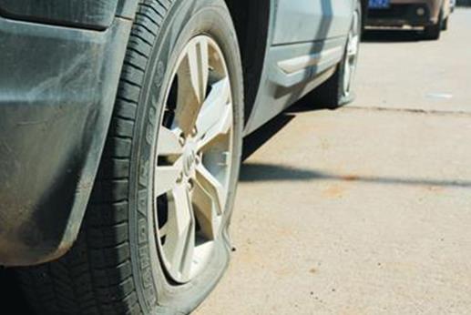 分辨汽車輪胎正反面？裝反有多危險(xiǎn)？