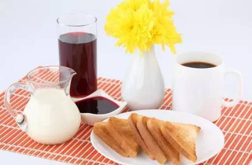 孩子早上不吃飯，寶媽可以學(xué)著做這碗粥，孩子不挑食還營