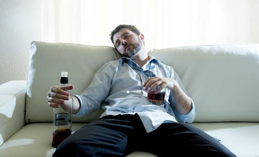 喝酒者，酒后少做4件事！喝酒時做到“3多、3少”，減少酒
