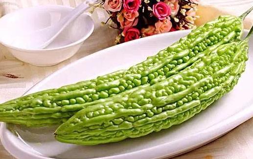 苦瓜的功效與作用 苦瓜的營(yíng)養(yǎng)保健吃法