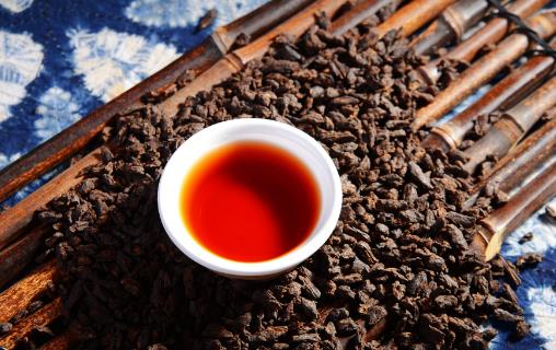 紅茶、綠茶到底喝哪種茶最養(yǎng)胃？天天喝茶水，你未必喝對