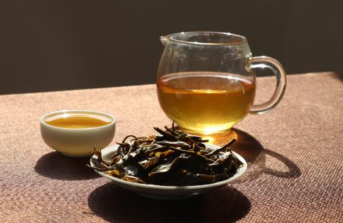 紅茶、綠茶到底喝哪種茶最養(yǎng)胃？天天喝茶水，你未必喝對
