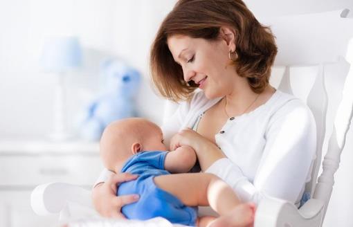 生病就不能喂奶？這5個母乳誤區(qū)你知道嗎