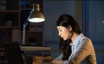 熬夜對人體到底有多大危害 快放開你的手機進(jìn)入夢鄉(xiāng)