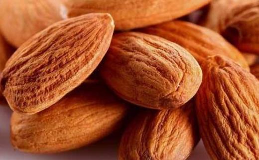 苦杏仁和甜杏仁的區(qū)別 食用過量對(duì)人體產(chǎn)生危害