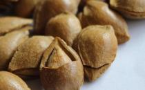 ?苦杏仁和甜杏仁的區(qū)別 食用過量對人體產(chǎn)生危害