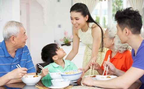 飯后堅持6種習慣，無論男女，長壽不會相負