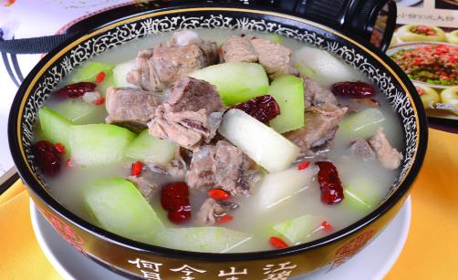 紅糖紅棗到底哪個(gè)補(bǔ)血 有關(guān)補(bǔ)血這件事很多人沒吃對