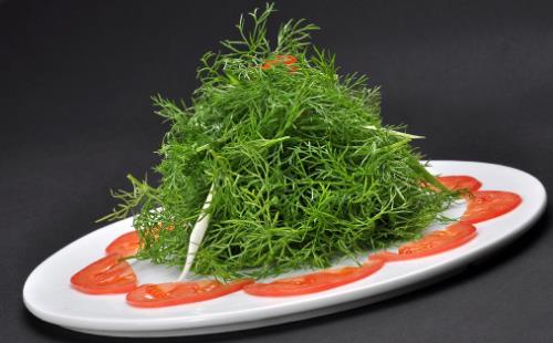 茴香價格便宜，營養(yǎng)并不少，可是營養(yǎng)師提醒，用茴香做餡