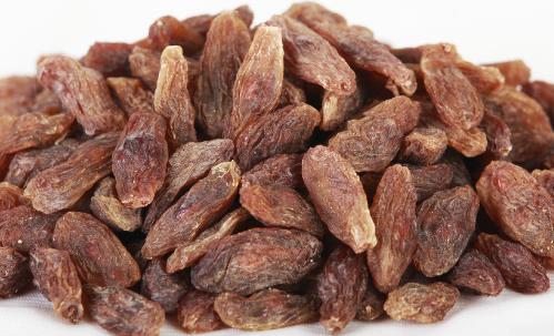 葡萄干太臟怎么洗？清水洗不凈，加入兩種調(diào)味料，3分鐘就