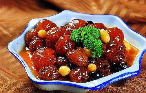 紅棗應(yīng)該生吃還是熟吃？營(yíng)養(yǎng)專家提醒：腸胃不好的人，別