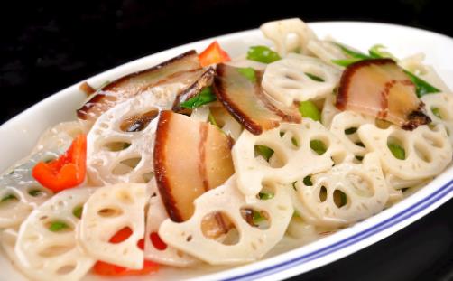 七孔蓮藕和九孔蓮藕，誰的營(yíng)養(yǎng)更高？告訴你煮湯用哪種口
