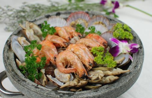 再三提醒：四類人要遠(yuǎn)離海鮮，再饞也別碰，否則難受的是