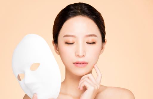 黑面膜、白面膜不重要！醫(yī)師教你看成分挑對面膜