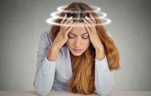 為什么蹲下后站起來(lái)眼前模糊或者眩暈