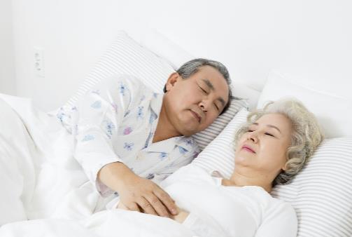 老年人睡覺(jué)要注意什么？4大禁忌千萬(wàn)不要犯