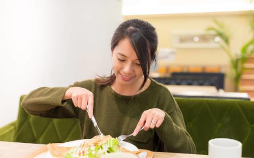 吃飯細(xì)嚼慢咽有好處？6大好處讓你驚呆