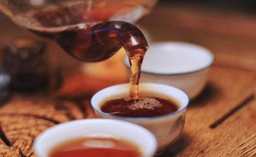 綠茶和紅茶哪個(gè)更有益身體