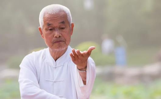 太極拳的節(jié)奏很適合老年人 練習(xí)太極拳的八個(gè)注意事項(xiàng)