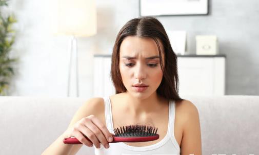為何脫發(fā) 可能是這6個因素導(dǎo)致
