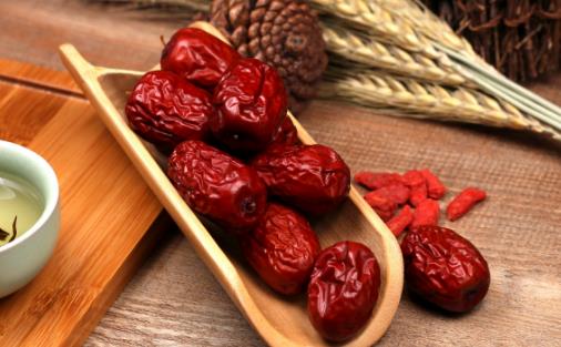 女性氣血虛的九大癥狀 日?？啥喑匝a(bǔ)氣血食療方