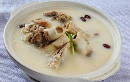 適合減肥飲用的四款營(yíng)養(yǎng)瘦身湯 減肥喝湯注意事項(xiàng)