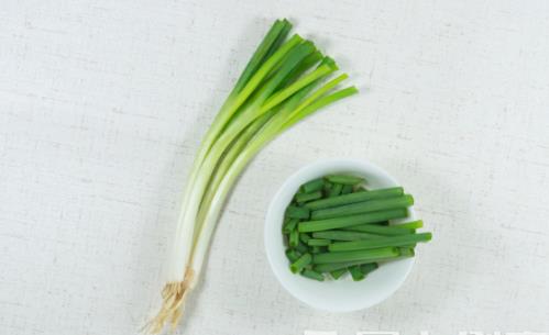 吃不完的蔥蒜巧做蔥油、蒜油
