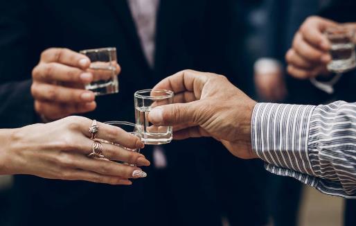 職場應(yīng)酬 不輸別人又不傷身體的飲酒十個(gè)原則