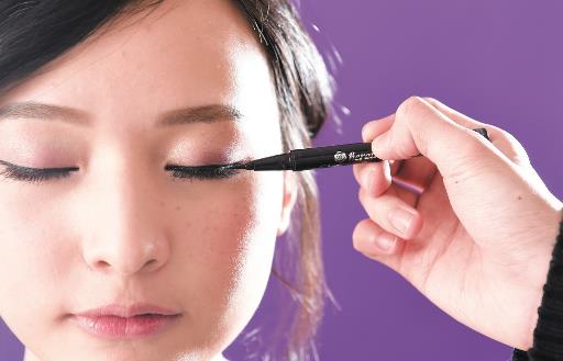 派對貓眼妝的妝容要點 4種畫法演繹不同風情