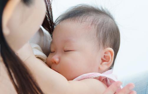 乳頭皸裂怎么辦？疼痛別硬扛！