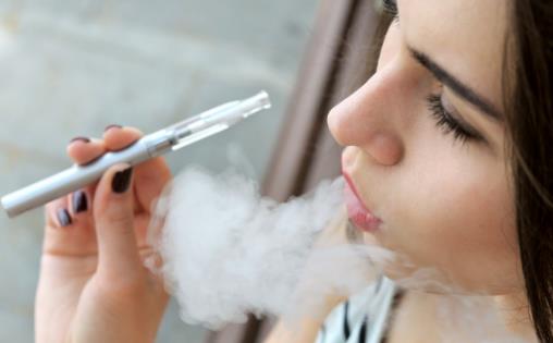 電子煙擬納入控?zé)?電子煙對(duì)人體有什么危害