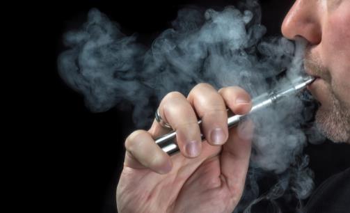 電子煙擬納入控?zé)?電子煙對(duì)人體有什么危害