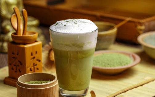 毀掉中國年輕人的飲品 還在喝這種飲品當心出現(xiàn)冠心病