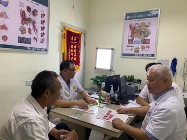 湖南中醫(yī)藥大學第一附屬醫(yī)院田道法教授把耳鼻喉當成一輩子的事業(yè)