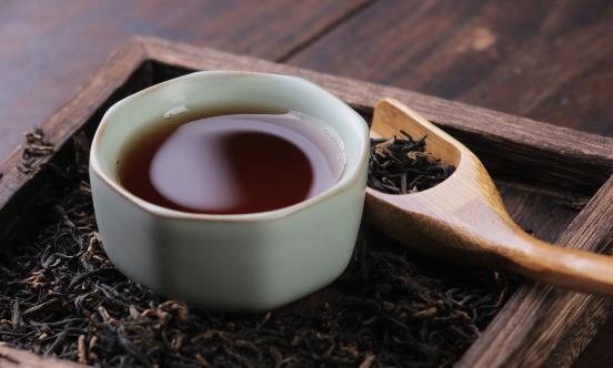 喝紅茶有哪些好處？十大功效助你養(yǎng)生保健！