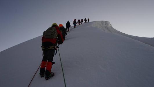 登山有風(fēng)險(xiǎn) 小心加謹(jǐn)慎 驢友戶外登山旅游注意事項(xiàng)有哪些