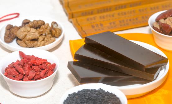 常食阿膠滋陰潤(rùn)肺強(qiáng)健筋骨 阿膠適合男性朋友食用嗎