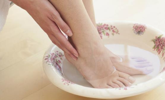 每天堅持泡腳促進(jìn)血液循環(huán) 泡腳需要注意些什么