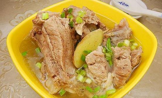 豬骨頭湯美味營(yíng)養(yǎng)又滋補(bǔ) 補(bǔ)鈣補(bǔ)鐵抗衰老可以多喝