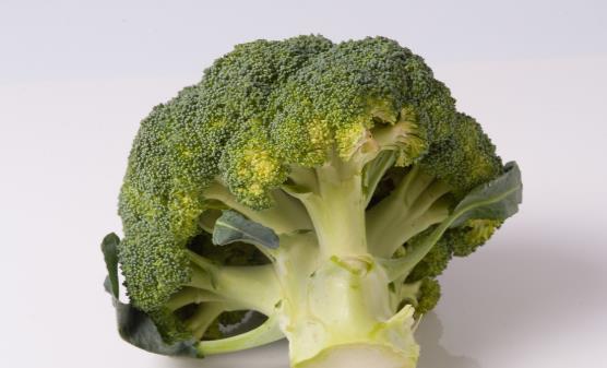 根據(jù)年齡段營養(yǎng)應稍有所側重 30歲吃菜好色護皮膚