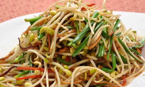 孕中期應(yīng)掌握少吃多餐的原則 推薦6道簡單的夜宵食譜