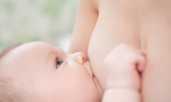 母乳喂養(yǎng)到幾歲才最好？至少喂到1歲以后