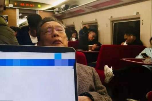 李蘭娟院士肺腑之言：教育孩子崇尚科學，尊重科學，少年強則國強