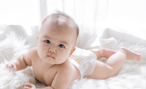 寶寶發(fā)熱低于38℃別著急喂退燒藥  出現(xiàn)這十一種情況快送醫(yī)