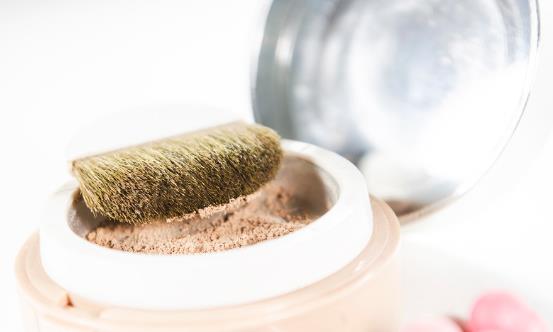珍珠粉是女人絕佳護(hù)膚品 長期使用可以皺紋祛斑抗衰老