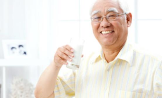 六種如同服毒的喝奶方式 牛奶適合的8類(lèi)人群